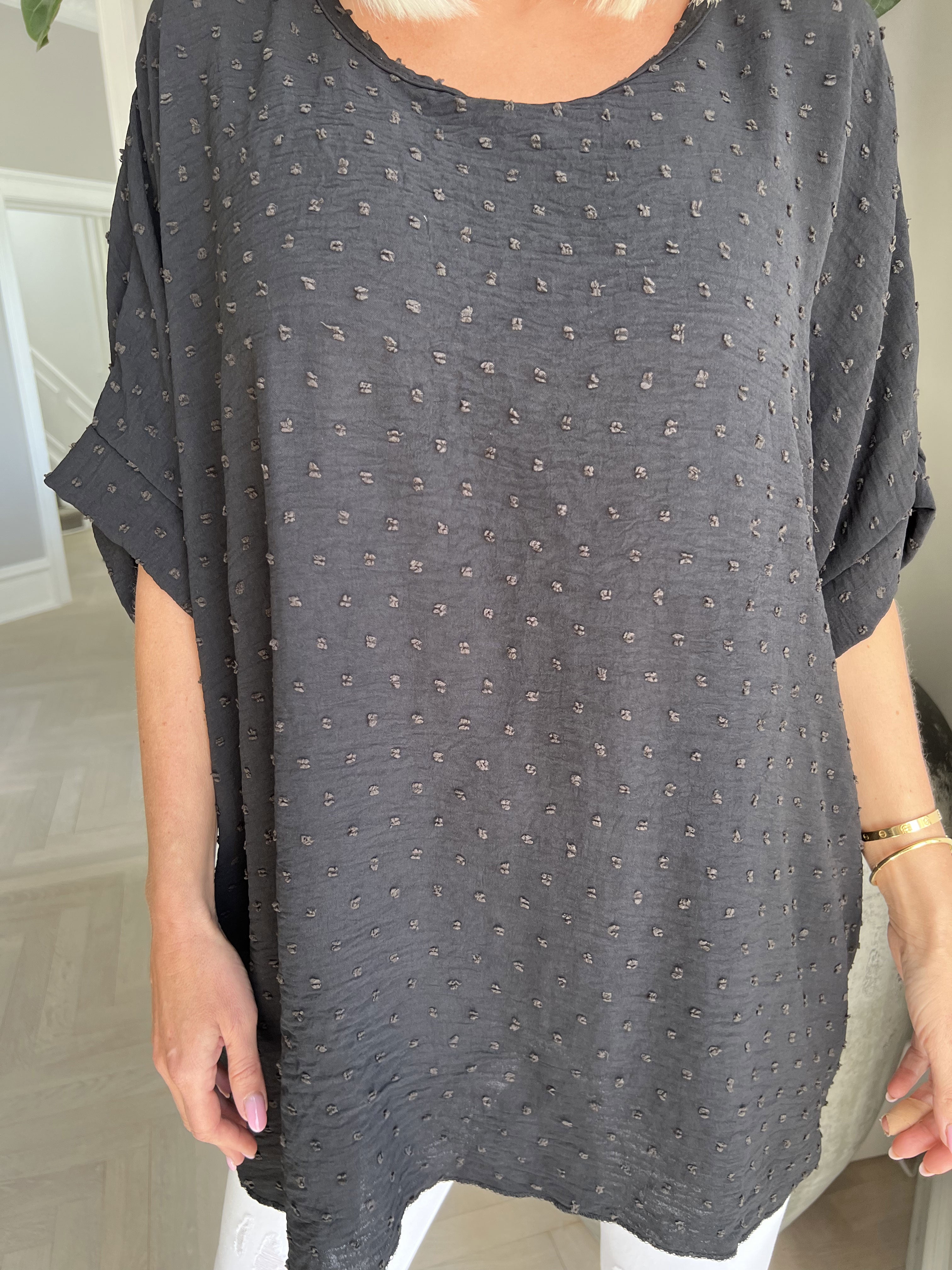 Mileah - Söt blus med prickiga detaljer